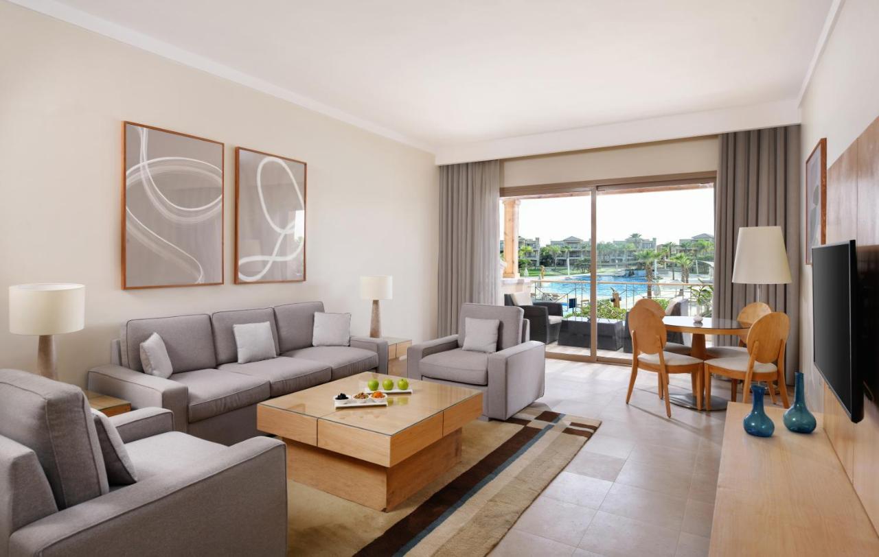 ジャズ リトル ヴェニス ゴルフ リゾート アインソフナ エクステリア 写真 A living room at the resort