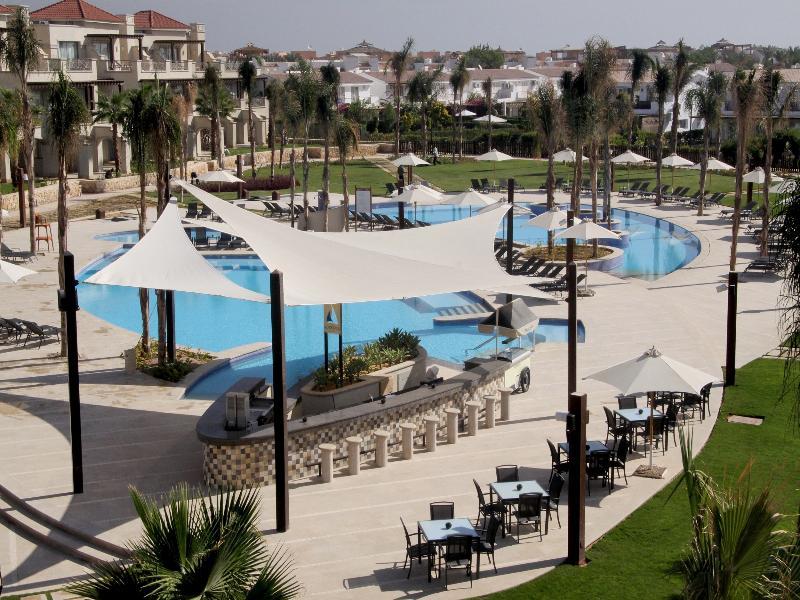 ジャズ リトル ヴェニス ゴルフ リゾート アインソフナ エクステリア 写真 Pool at the Kempinski Hotel, Golden Mile, Marbella, Spain