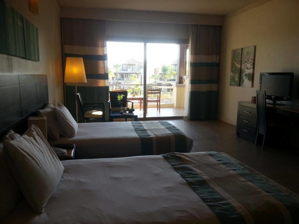ジャズ リトル ヴェニス ゴルフ リゾート アインソフナ エクステリア 写真 A room at the hotel