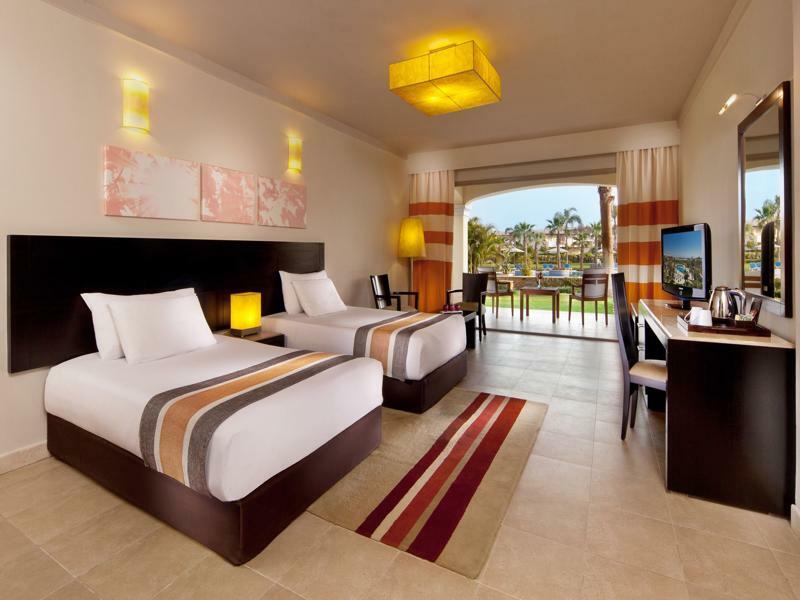 ジャズ リトル ヴェニス ゴルフ リゾート アインソフナ エクステリア 写真 A room at the Iberostar Grand Hotel at the Iberostar Village